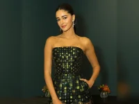 Ananya Panday fulfills family's KBC dream, Big B grins.webp