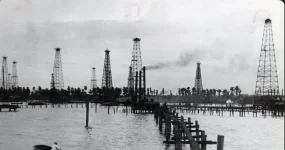 Donald J. Trump demands US oil assets back, Venezuela erupts.webp