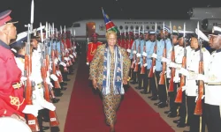 Namibia’s prez skips jets, stays home to save cash.webp