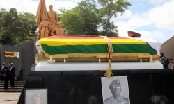 Emmerson Dambudzo Mnangagwa calls for hustle, not handouts.webp