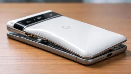 Google rep blames Samsung charger for Pixel’s swollen battery.webp