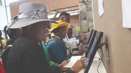 Beitbridge border glides, tourists breeze through.webp