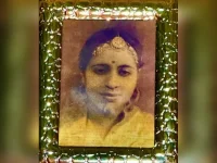Amitabh honors his mom’s memory, keeps quiet as she taught him.webp