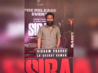 Vetrimaaran praises Suresh’s chill diplomacy, not just his new car.webp