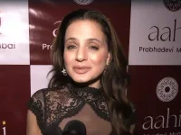 Ameesha Patel skipped Vinod Khanna’s call, books over Bollywood then.webp