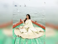 Bhagyashree finds peace and malaiyo in Banaras.webp