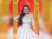 Shraddha Arya hosts New Year special, Preeta still pays the bills.webp