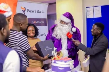 Pearl Bank spreads holiday cheer with Pearl Santa tour.webp