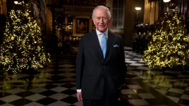 King Charles urges digital detox, wartime unity in Christmas message.webp