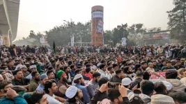 Inqilab Moncho blocks Shahbagh, demands justice for Hadi.webp