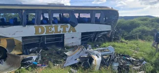 A Delta bus was hit in Limpopo, and two drivers are dead.webp