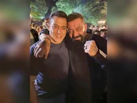 Sanjay Dutt calls Salman Khan bhaijaan, wishes him on 60th birthday.webp