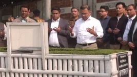 Tarique mourns brother, fateha after 17 years abroad.webp