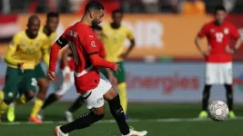 Salah’s penalty sends Egypt through, South Africa left fuming.webp