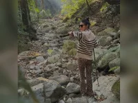 Mouni Roy bolts from leopard roar, serves up Bengali comfort food.webp