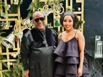 Kelly Khumalo’s all-black Christmas melts hearts with family love.webp