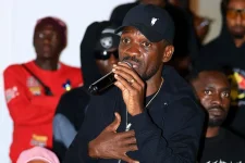 Bobi Wine slams broken hospitals after Fik Fameica’s mom dies at 51.webp