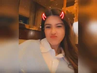 Shanaya Kapoor flips 2025 yearbook, pimple and all.webp