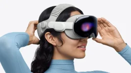 Vision Pro flops, Apple slashes ad spend 95%.webp