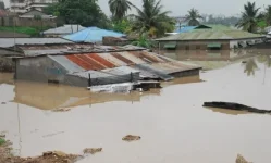 Tasaf maps poor homes in climate danger zone, no handouts yet.webp