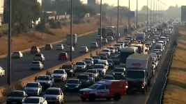 M1 crash kills two, snarls Johannesburg morning commute.webp