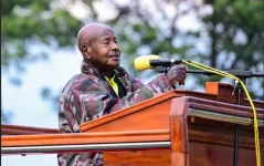 Museveni delays minimum wage, cites investor concerns.webp