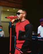 Donald urges young artists - master live shows or fade away.webp