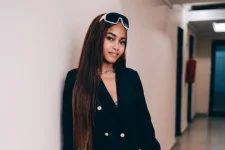 Zee Nxumalo drops luxury birthday wishlist, fans divided.webp