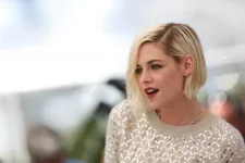 Stewart says she’ll direct a Twilight reboot.webp