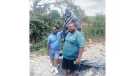 Chitungwiza artists prep giant Chivayo tribute statue.webp