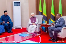 Ahmadiyya leaders meet Tanzanian foreign ministry.webp
