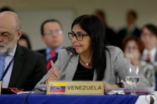 US diplomats land in Venezuela post-Maduro capture.webp