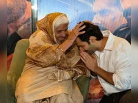 Varun Dhawan meets war hero's family ahead of Border 2 role.webp