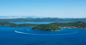 Croatian coast ranks second in EU short-term bookings.webp