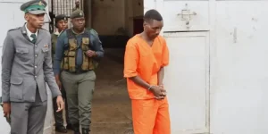 Jailed rapist stabs guard, steals uniform in court escape try.webp