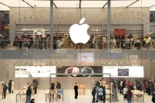 Apple slips in patent race as rivals lap Cupertino.webp