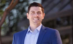 Consultancy pitches AI hand-holding for small law firms.webp