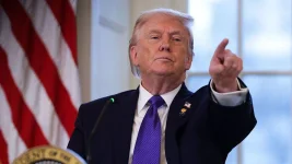 Trump warns Cuba to deal or lose Venezuelan oil.webp