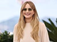 Jennifer Lawrence clocks out early and calls it mom life.webp