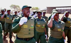 33 kids caught in taxi border mess as officials demand talks.webp