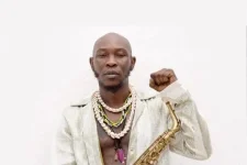 Seun Kuti tells Wizkid fans Big Bird is mine.webp