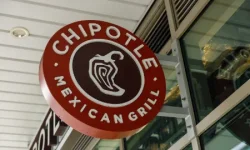 Chipotle hands top legal job to HR chief Ilene Eskenazi.webp