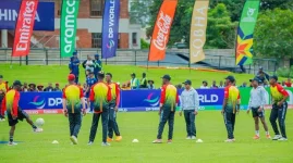 India shrugs off rain, handles the USA without drama.webp