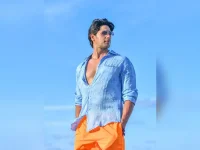 Kiara Advani swoons over husband Sid on his birthday.webp