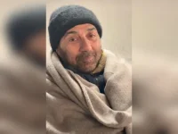 Sunny Deol eats woodfire pizza and thanks Border 2 fans.webp