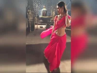 Mouni Roy jumps on nostalgia train with Naagin-era throwbacks.webp