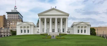 Virginia voters set to weigh mid-cycle redistricting power.webp