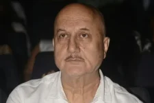 Anupam Kher gets mom scolded, gets schooled about ageing.webp