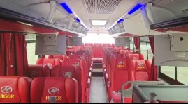 Wicknell Chivayo gifts Highlanders FC and Benjani Mwaruwari a bus.webp
