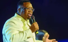 Everton Mlalazi releases live worship album In the Presence Vol 3.webp